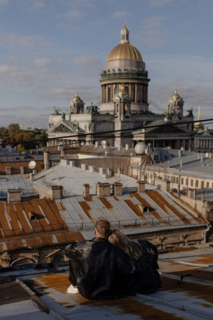 Крыша с видом на Исаакиевский собор